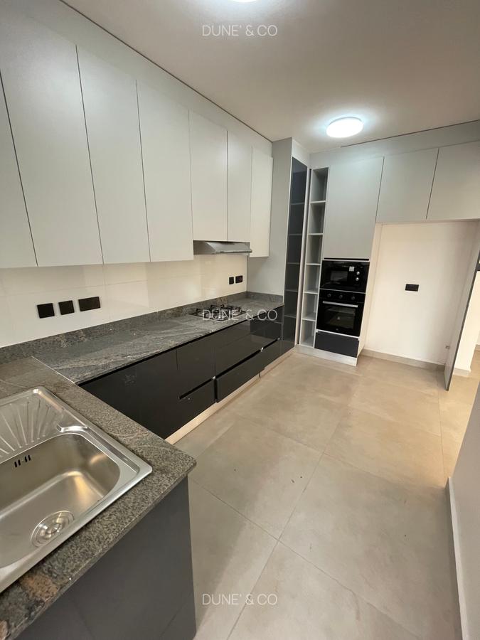 Serviced 2 Bed Apartment with En Suite in Westlands Area - 9