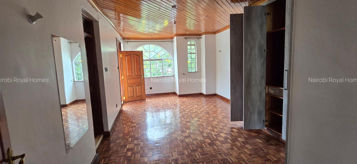 5 Bed Townhouse with En Suite at Lavington Off Convent Drive - 10