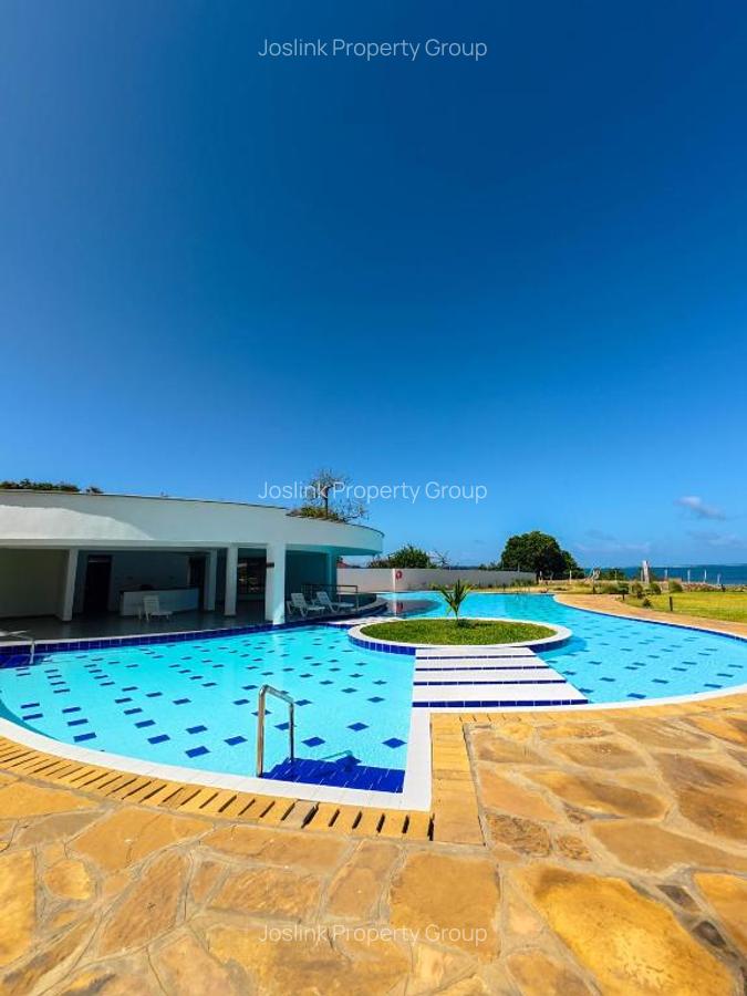 2 Bed Apartment with En Suite in Nyali Area - 3