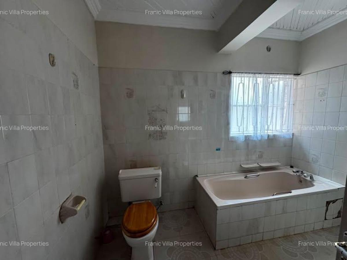 3 Bed House with En Suite at Runda - 6
