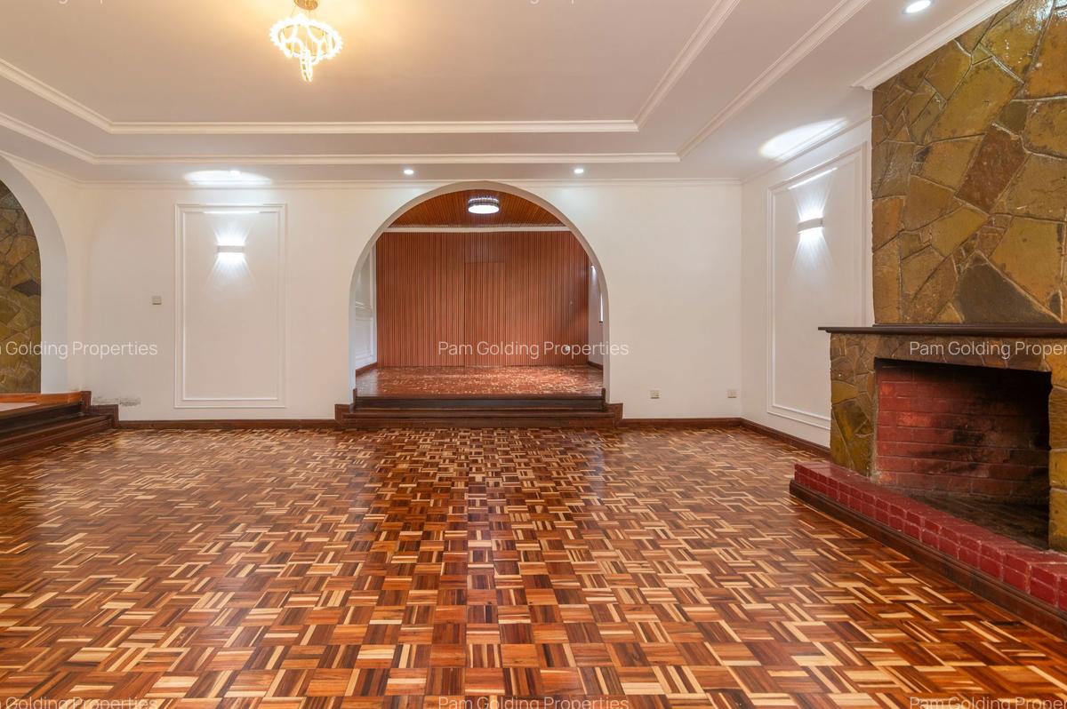 5 Bed House at Ridgeways - 5