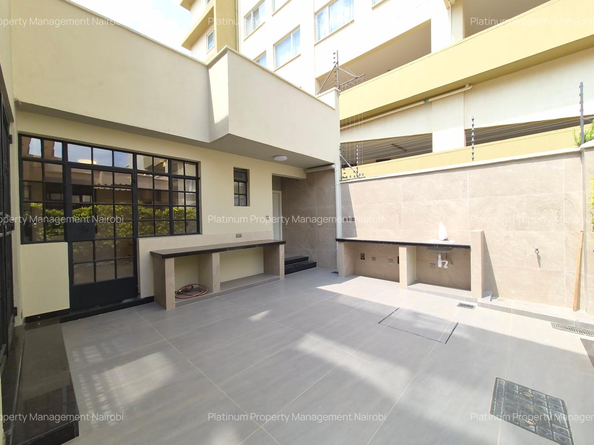 4 Bed House with En Suite at Westlands - 6