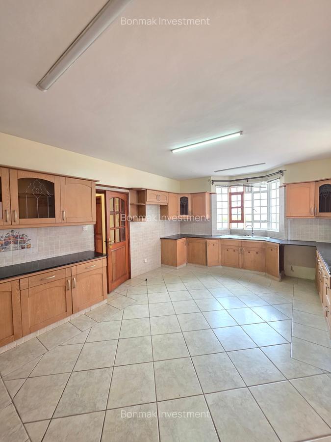 5 Bed House with En Suite at Old Runda. - 7