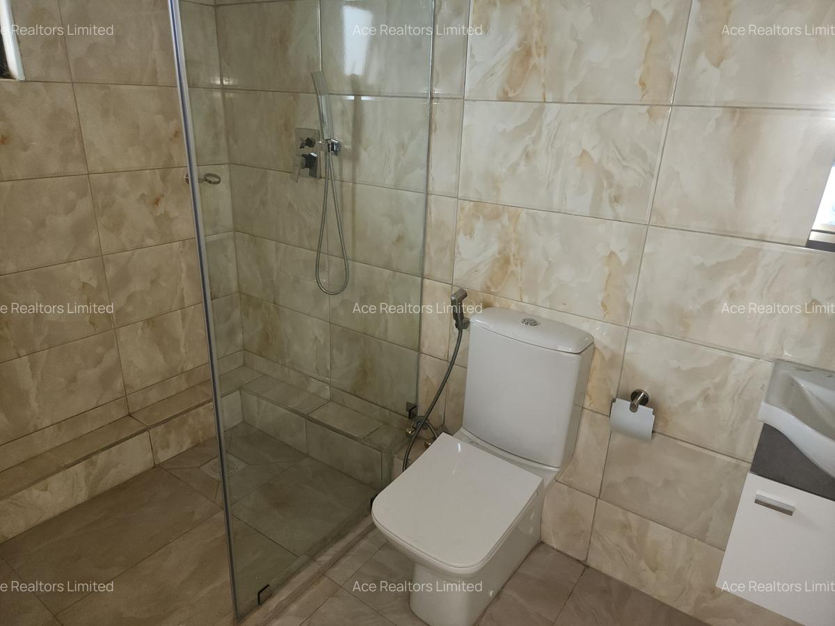 5 Bed Apartment with En Suite at Parklands - 14