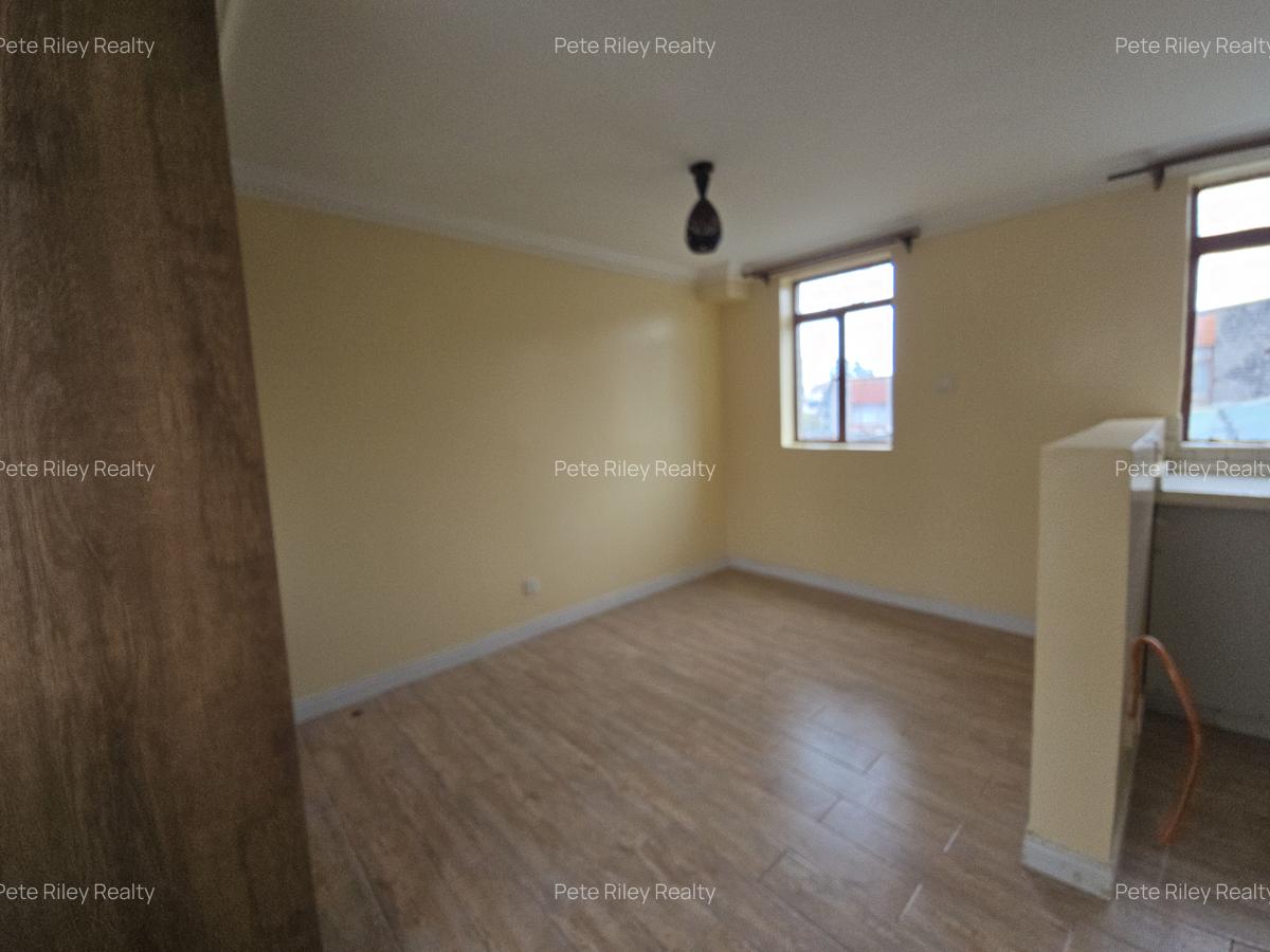 Studio Apartment with Swimming Pool at Ole Dume Rd - 3