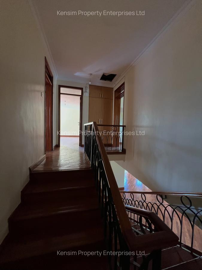 4 Bed Townhouse with En Suite in Lavington - 14