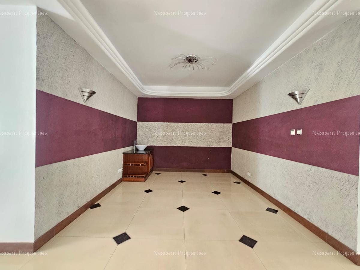 5 Bed House with En Suite in Nyari - 4