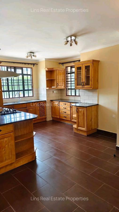 5 Bed Townhouse with En Suite in Runda - 11