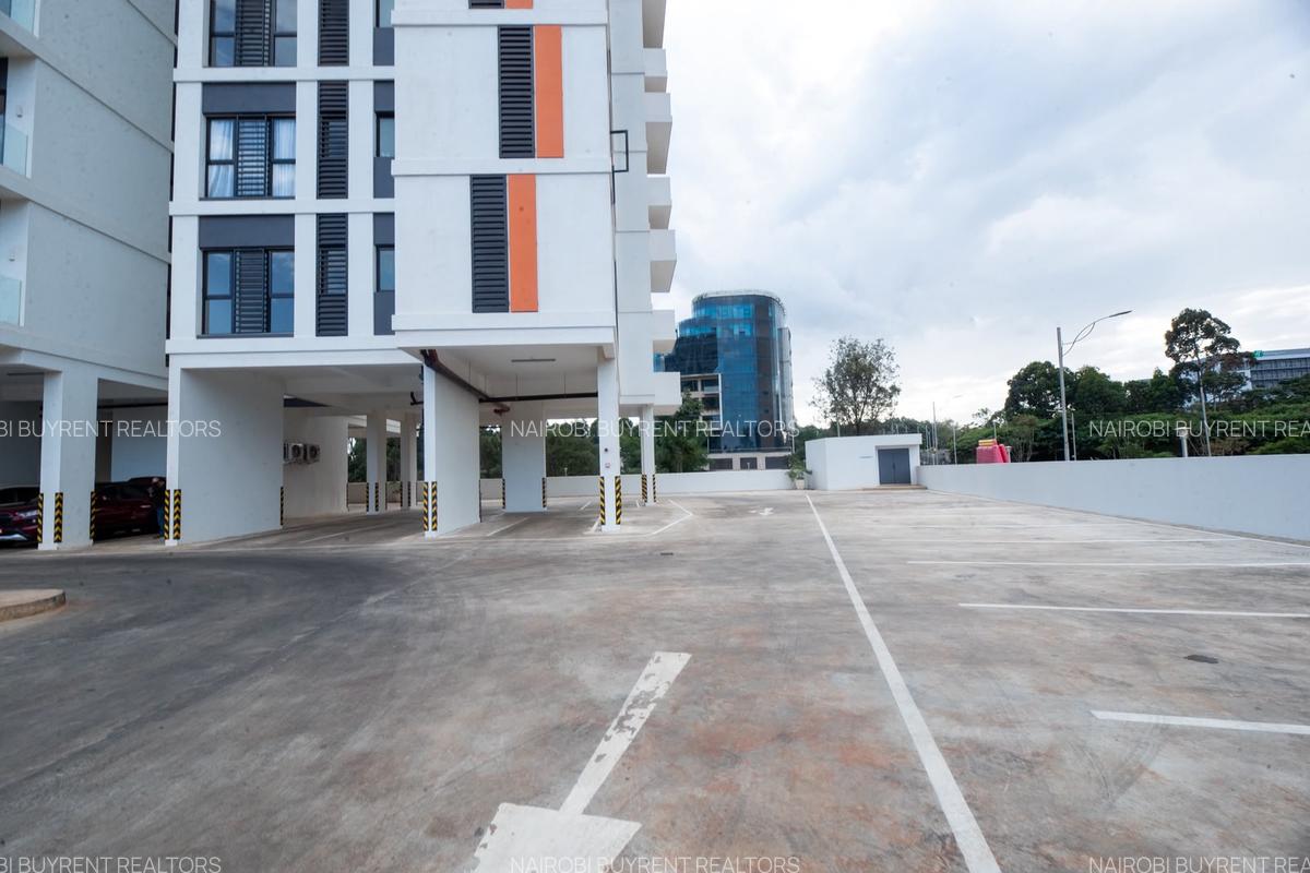 Furnished 3 Bed Apartment with En Suite in Riverside - 14