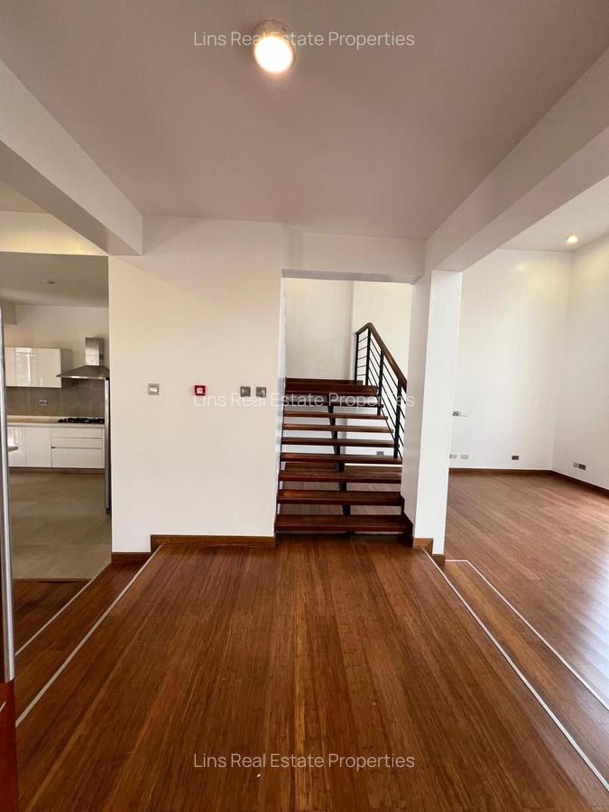 4 Bed Townhouse with En Suite in Lavington - 12
