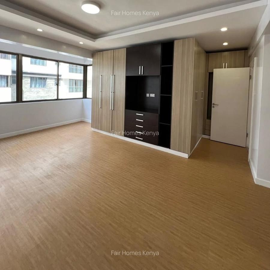 4 Bed Apartment with En Suite at Hatheru Road - 16