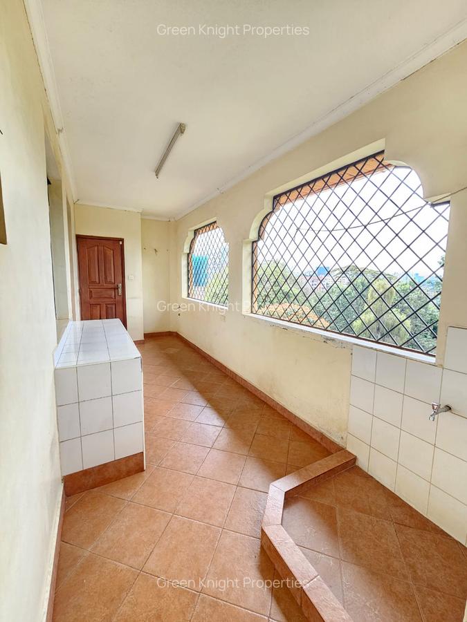 Serviced 3 Bed Apartment with En Suite in Westlands Area - 9