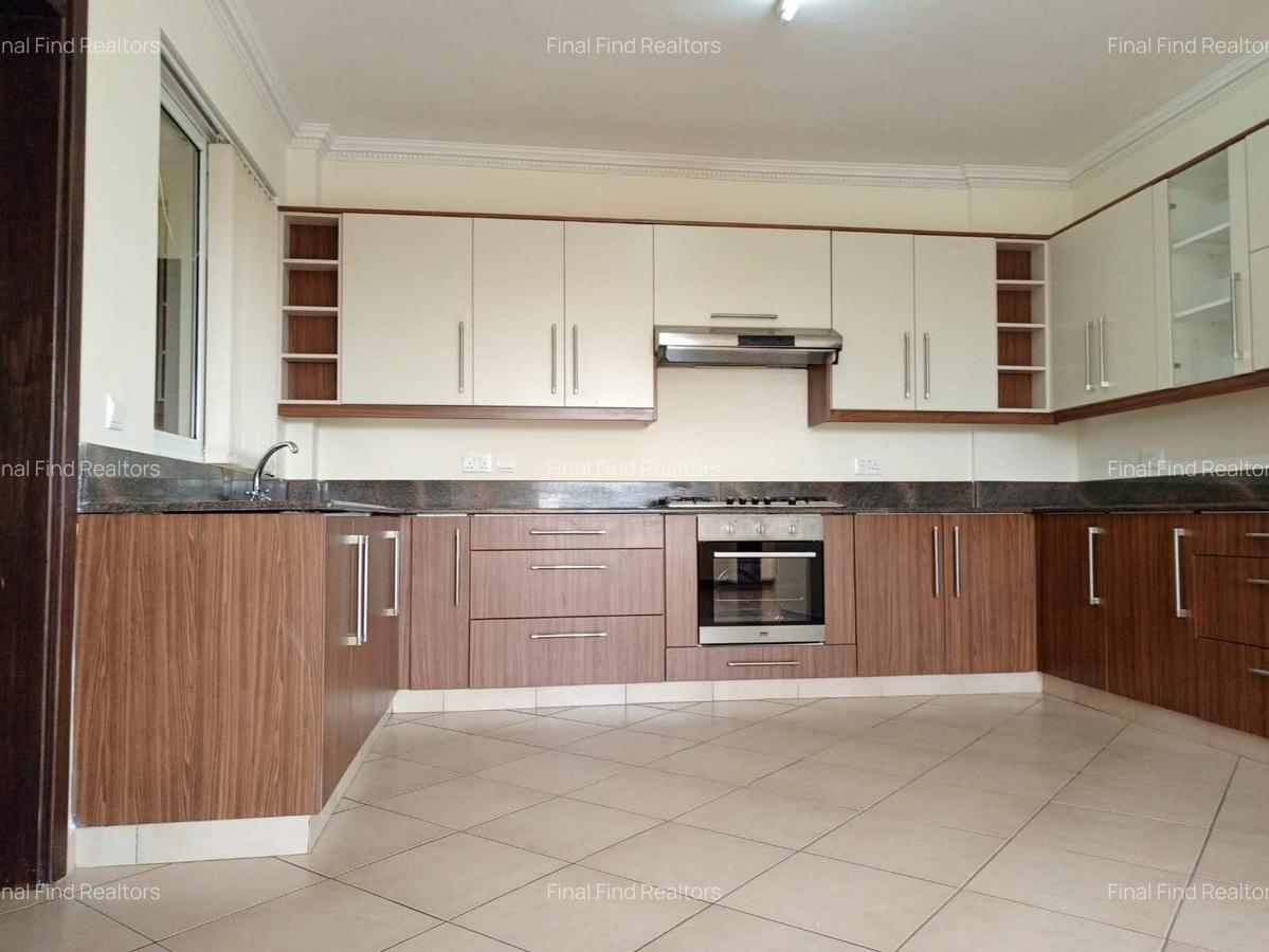 3 Bed Apartment with En Suite in Brookside - 13