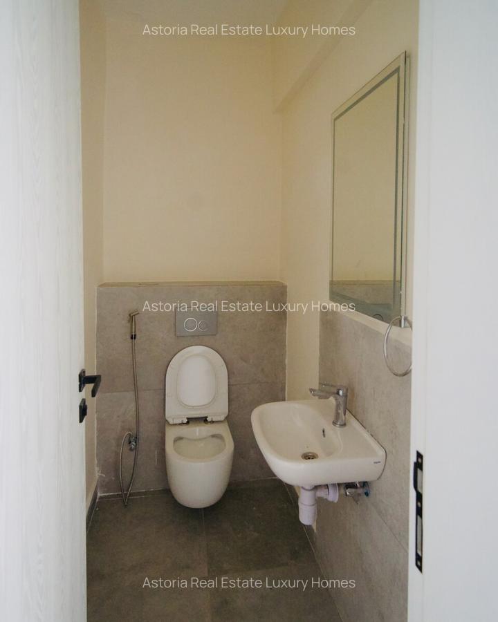 3 Bed Apartment with En Suite at 2026-430 - 10