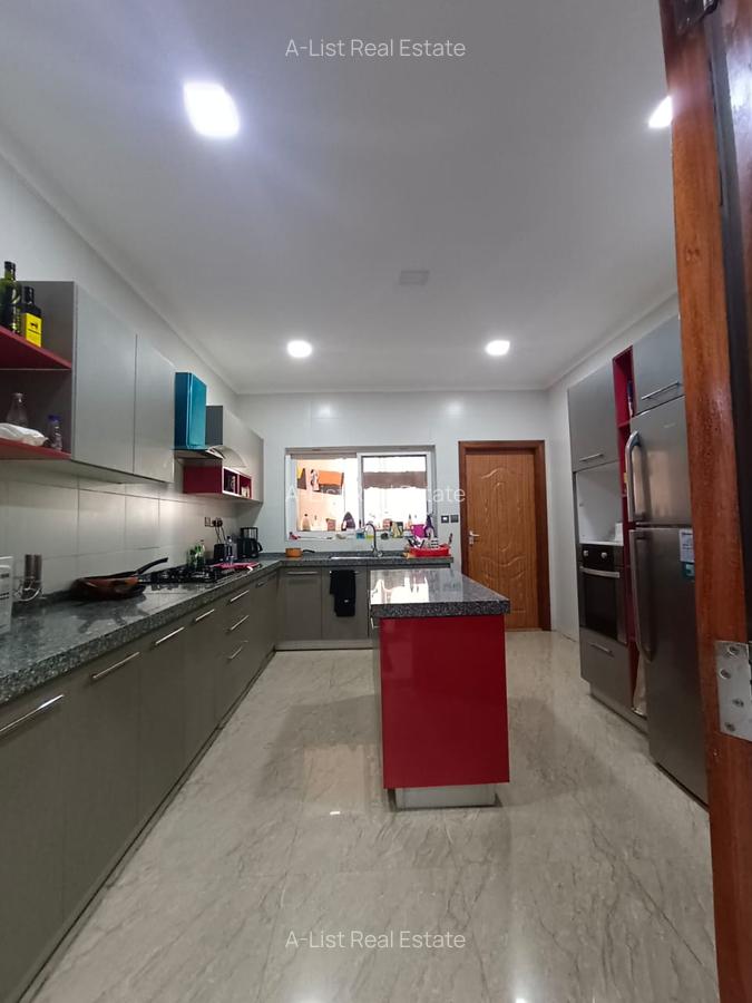 3 Bed Apartment with Swimming Pool at Hurlingham - 5