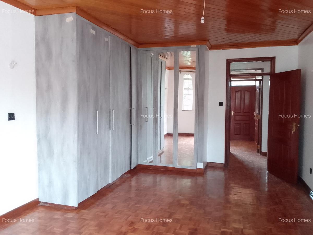 4 Bed Townhouse with En Suite in Lavington - 6