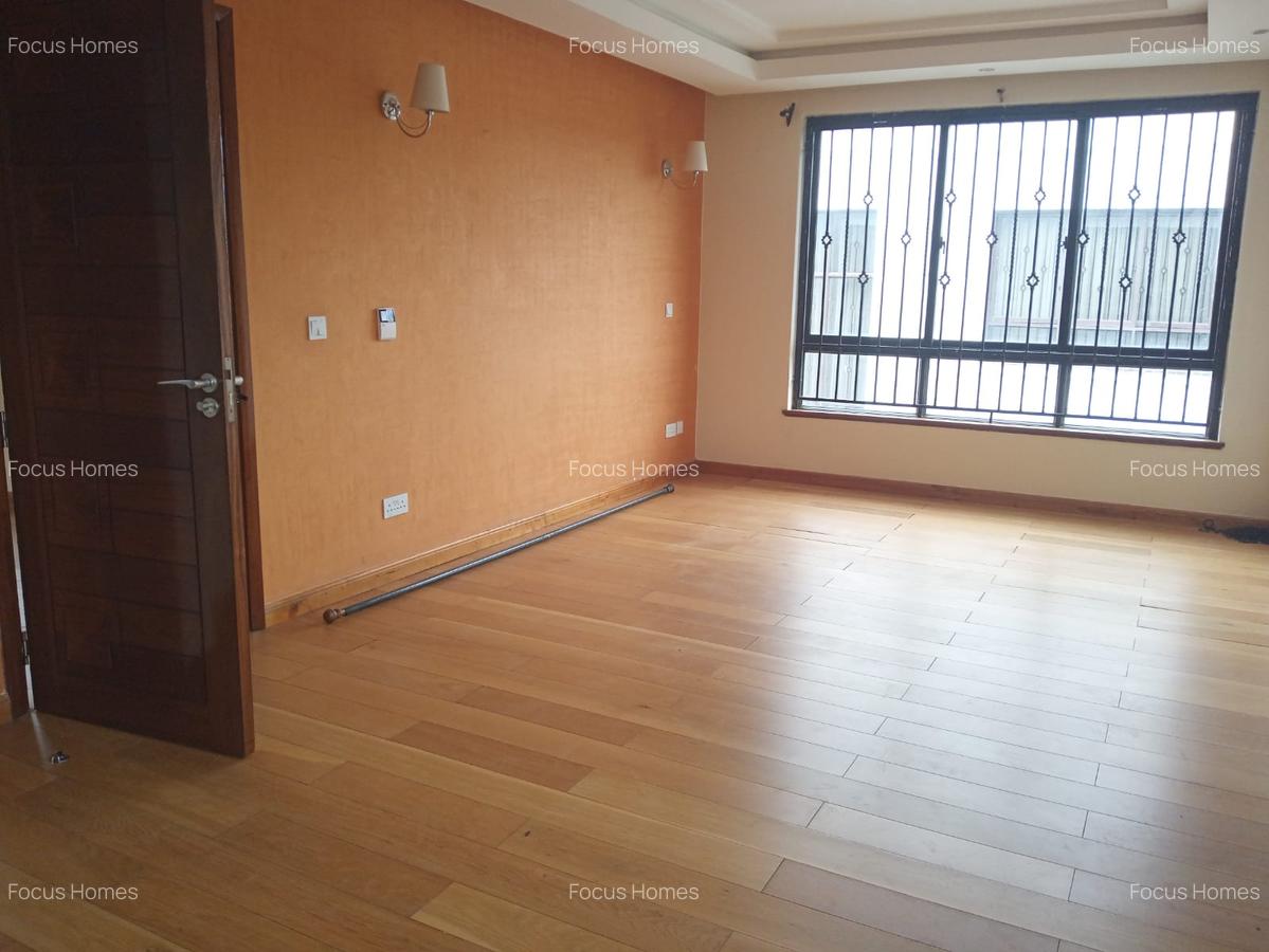 4 Bed Townhouse with En Suite in Lavington - 15