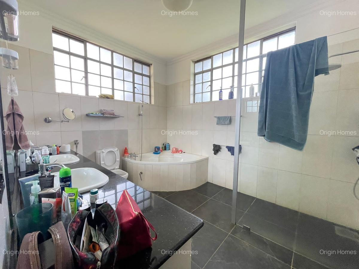4 Bed House with En Suite at Loresho - 16