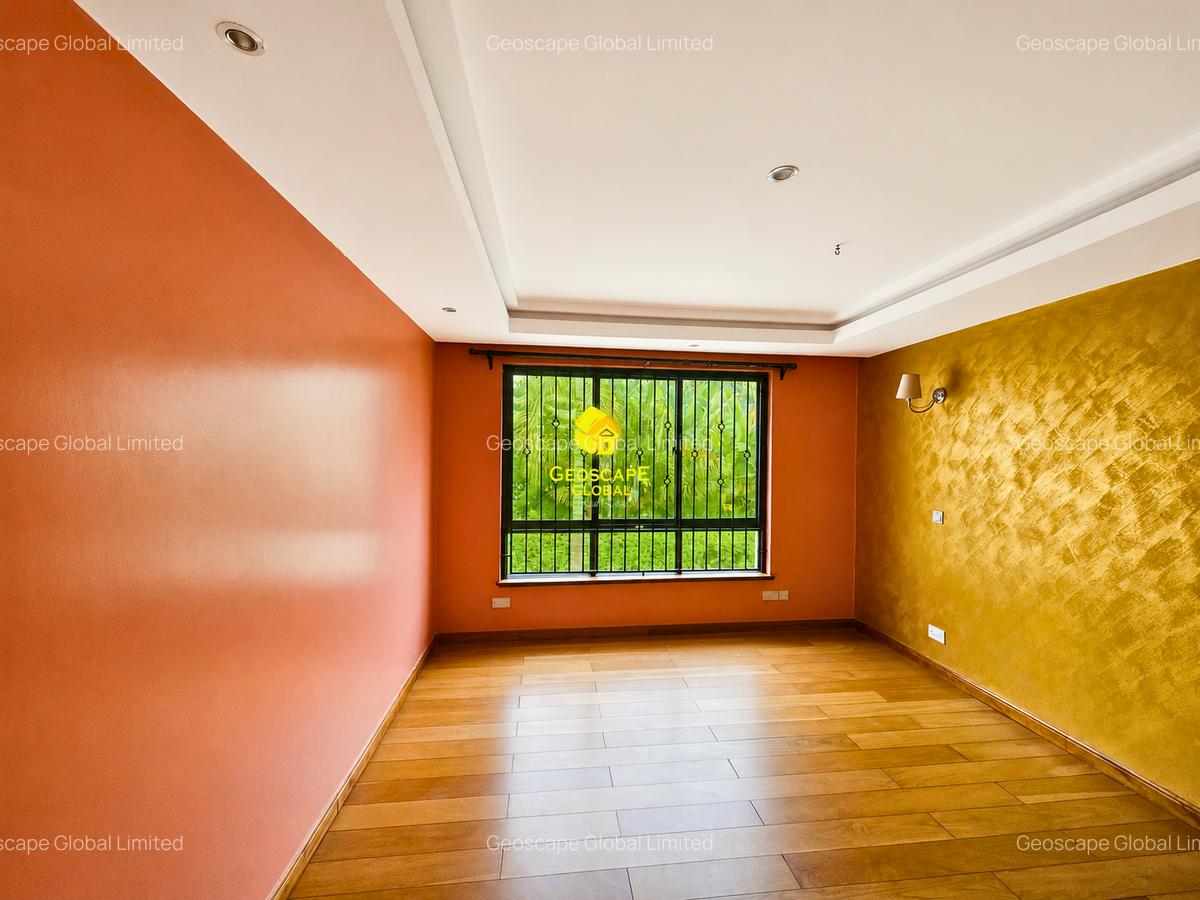 5 Bed Villa with En Suite in Lavington - 12