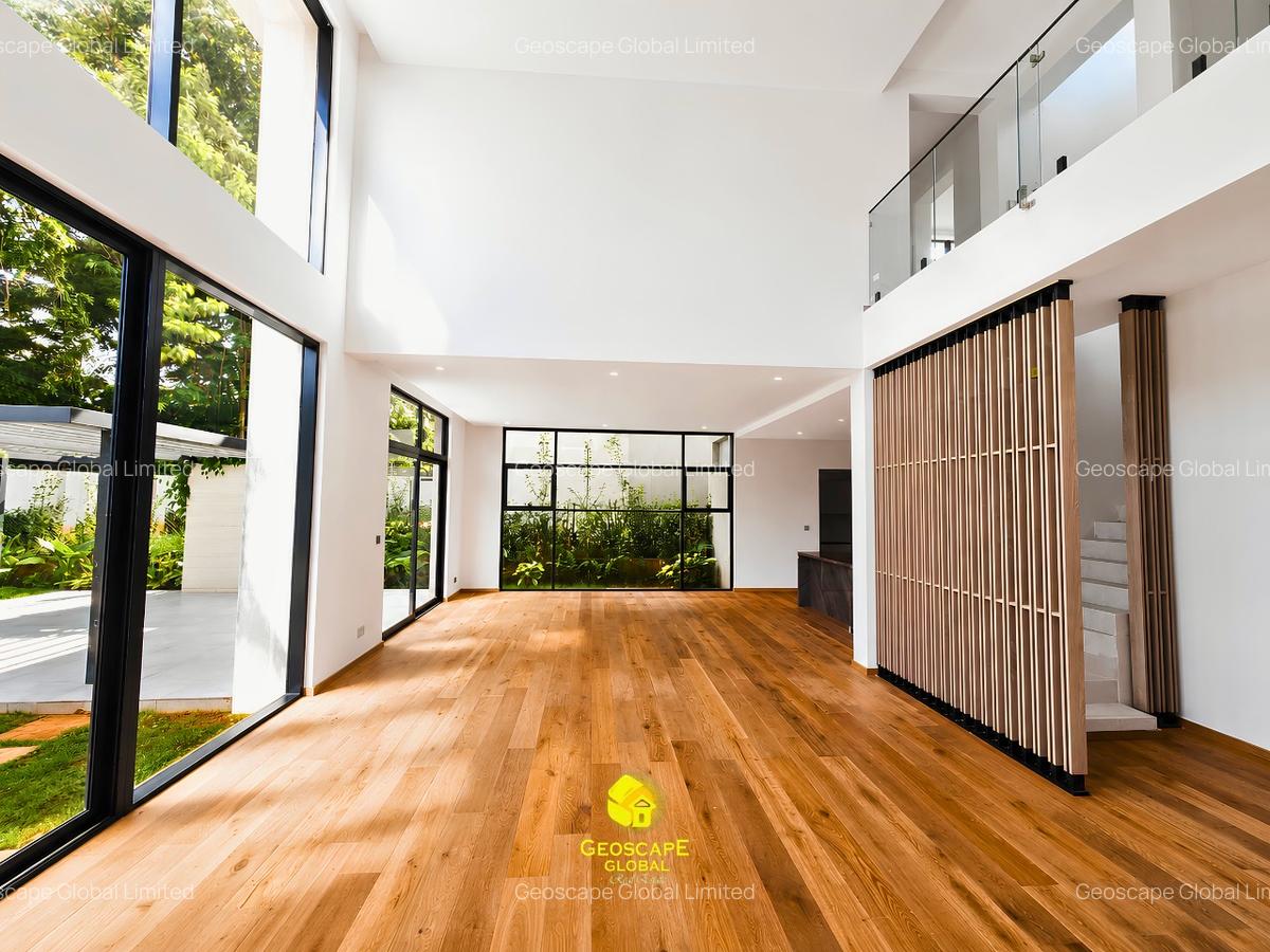 5 Bed House with En Suite in Runda - 9