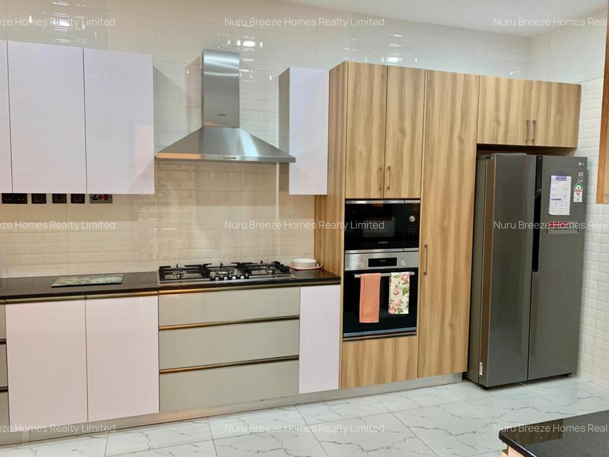 4 Bed Apartment with En Suite in Spring Valley - 20