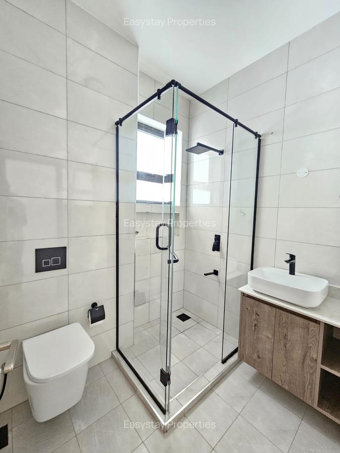 3 Bed Apartment with En Suite in Brookside - 6