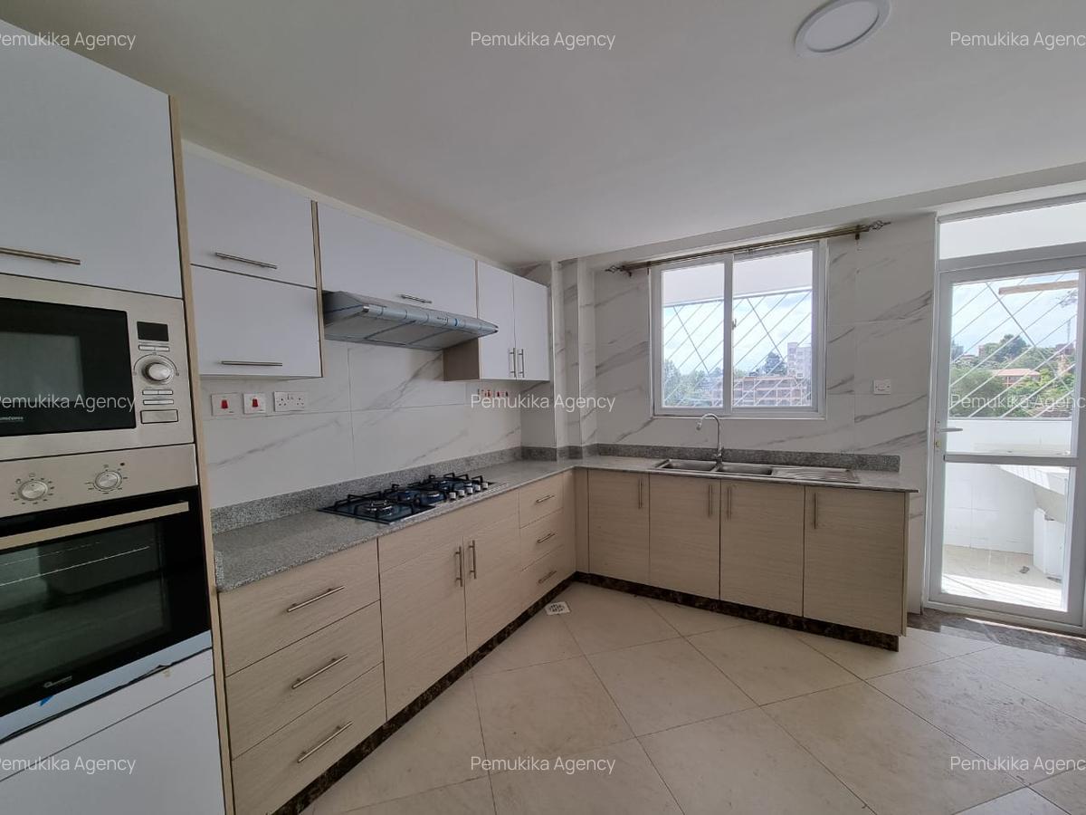 3 Bed House with En Suite at Lavigton Road - 6
