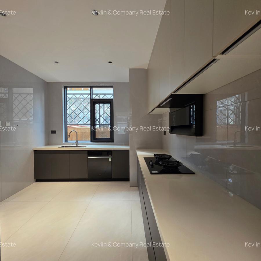 5 Bed Villa with En Suite in Lavington - 6