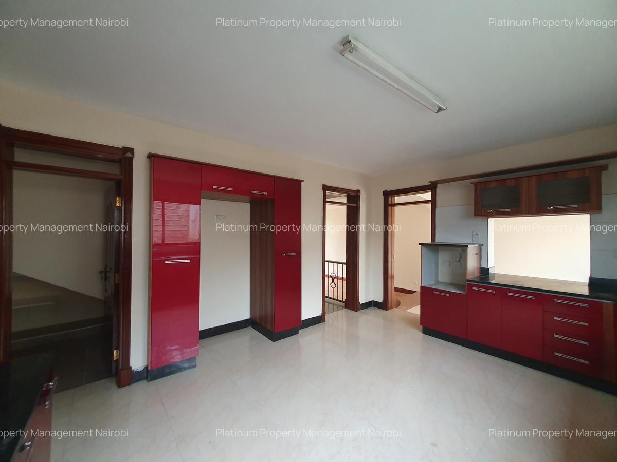 4 Bed House with En Suite at Grevillea Grove - 4