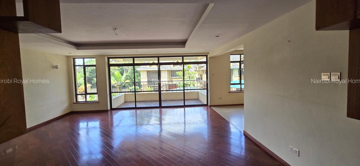 5 Bed Townhouse with En Suite at Convent Drive - 6