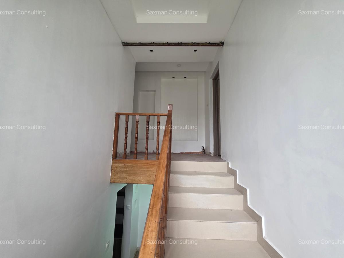 4 Bed House with En Suite in Lavington - 16