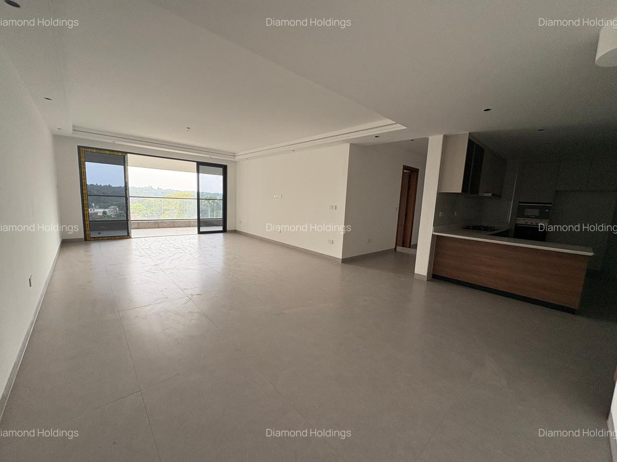 3 Bed Apartment with En Suite in Spring Valley - 10