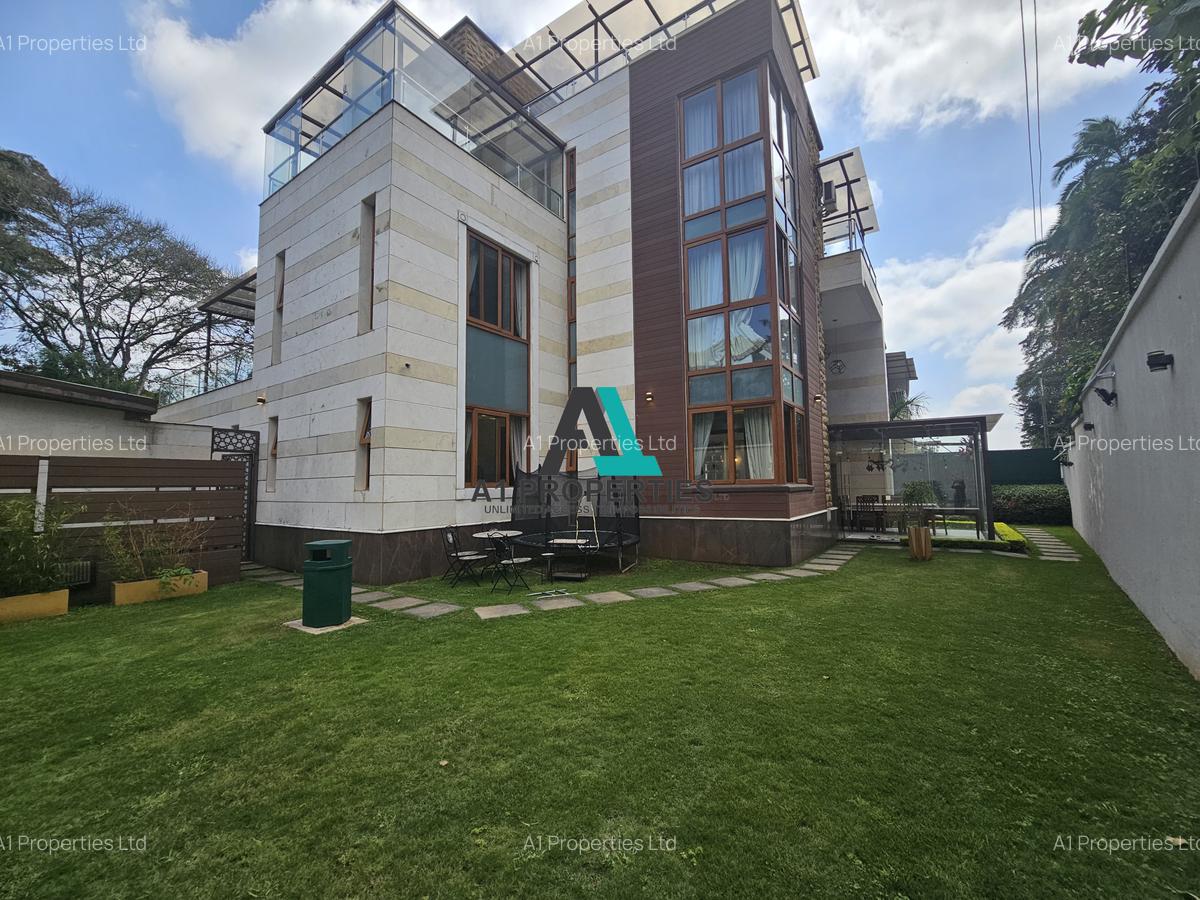6 Bed Townhouse with En Suite in Lavington - 1