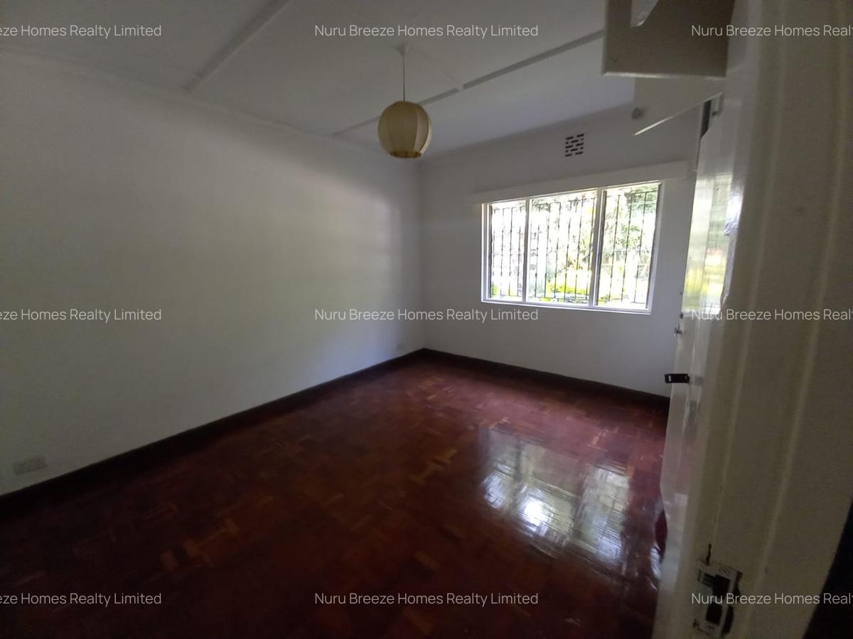 4 Bed House with En Suite in Spring Valley - 13