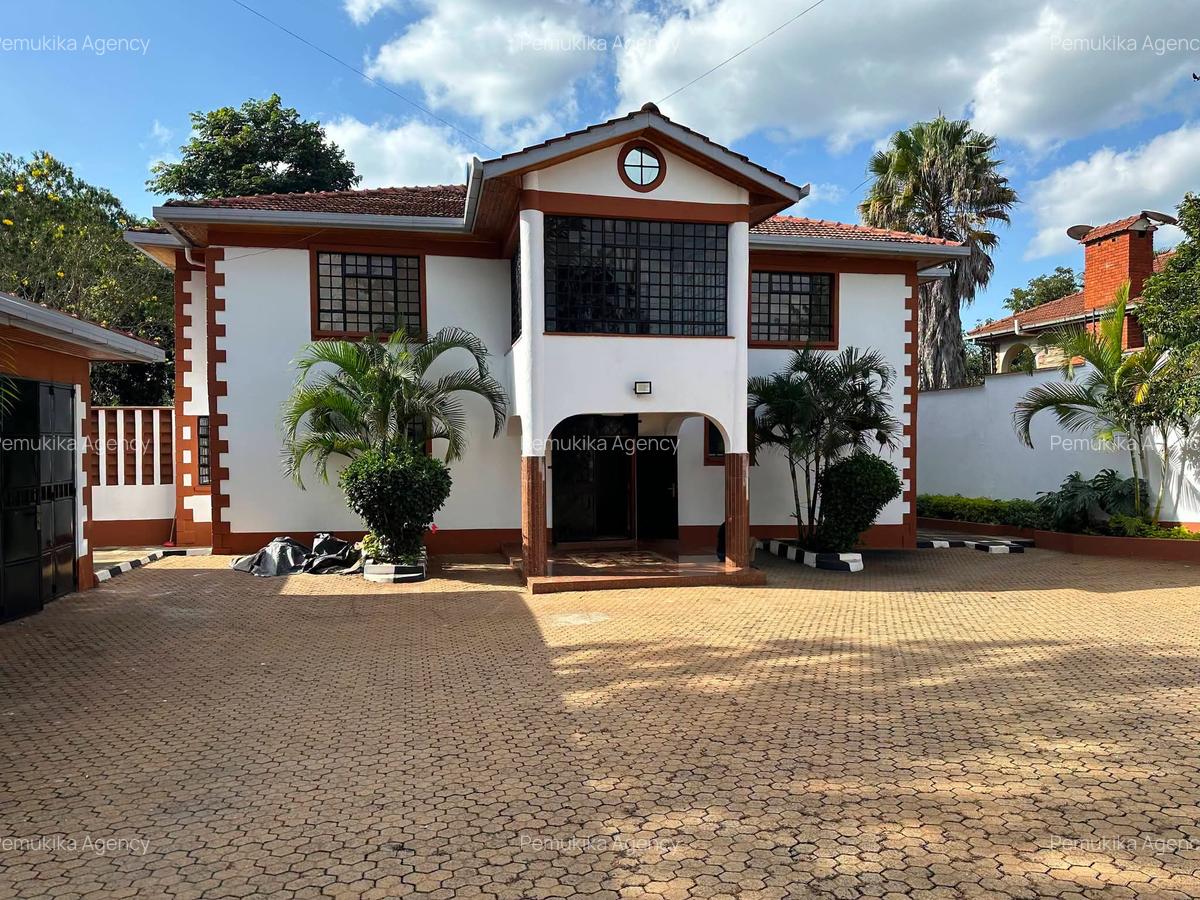 5 Bed Townhouse with En Suite in Runda - 1