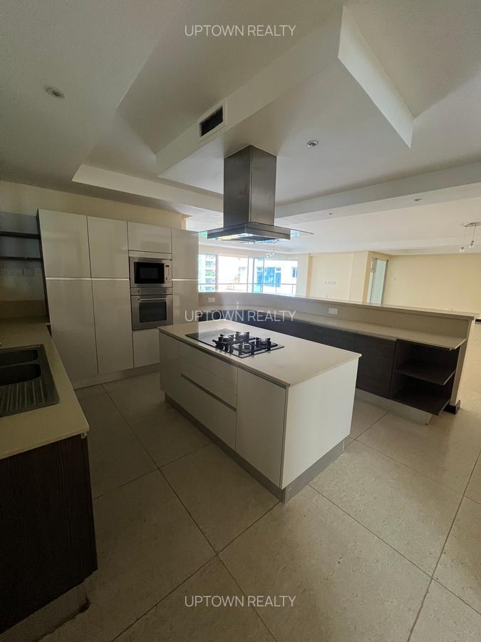 3 Bed Apartment with En Suite at Riverside - 5