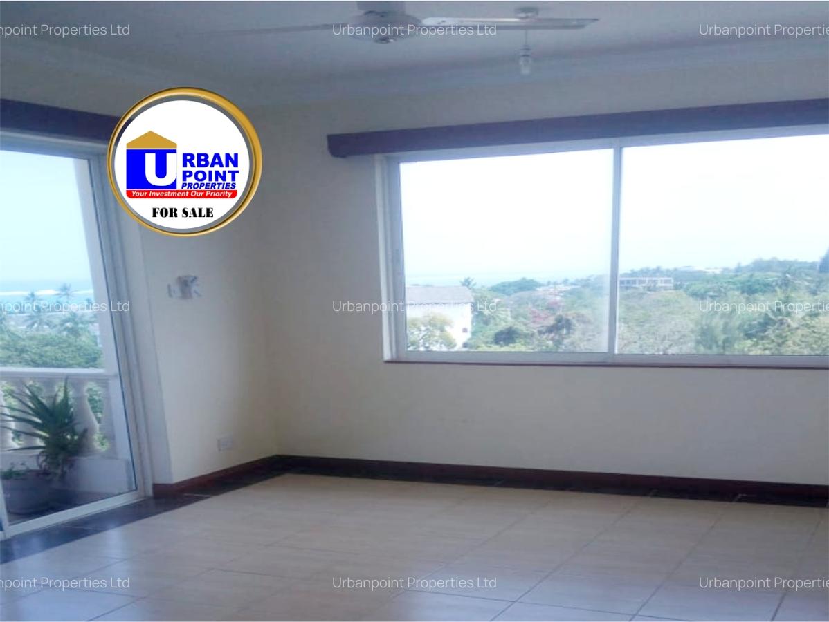 3 Bed Apartment with En Suite in Nyali Area - 12