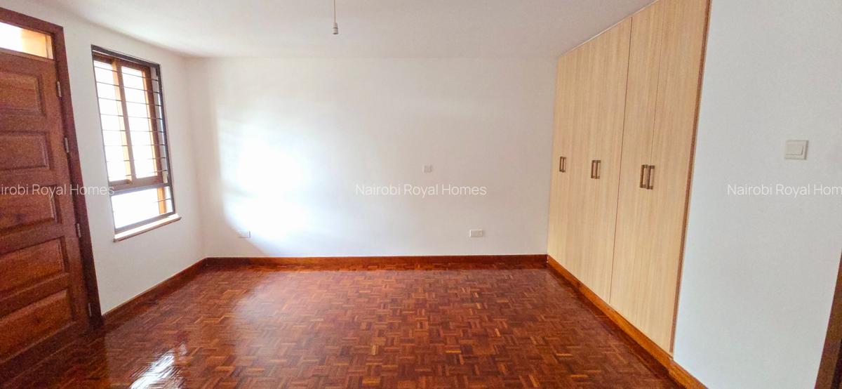5 Bed Townhouse with En Suite at Lavington Green - 18