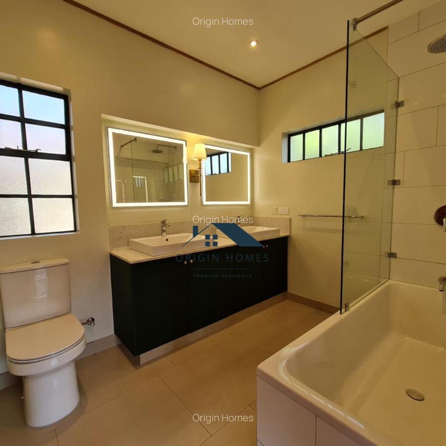 4 Bed House with En Suite at Lavington - 14