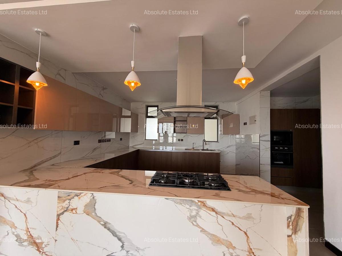 3 Bed Apartment with Swimming Pool in Riverside - 3