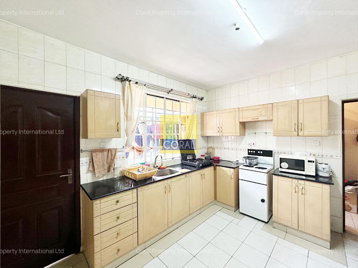 3 Bed Apartment with En Suite in Parklands - 4