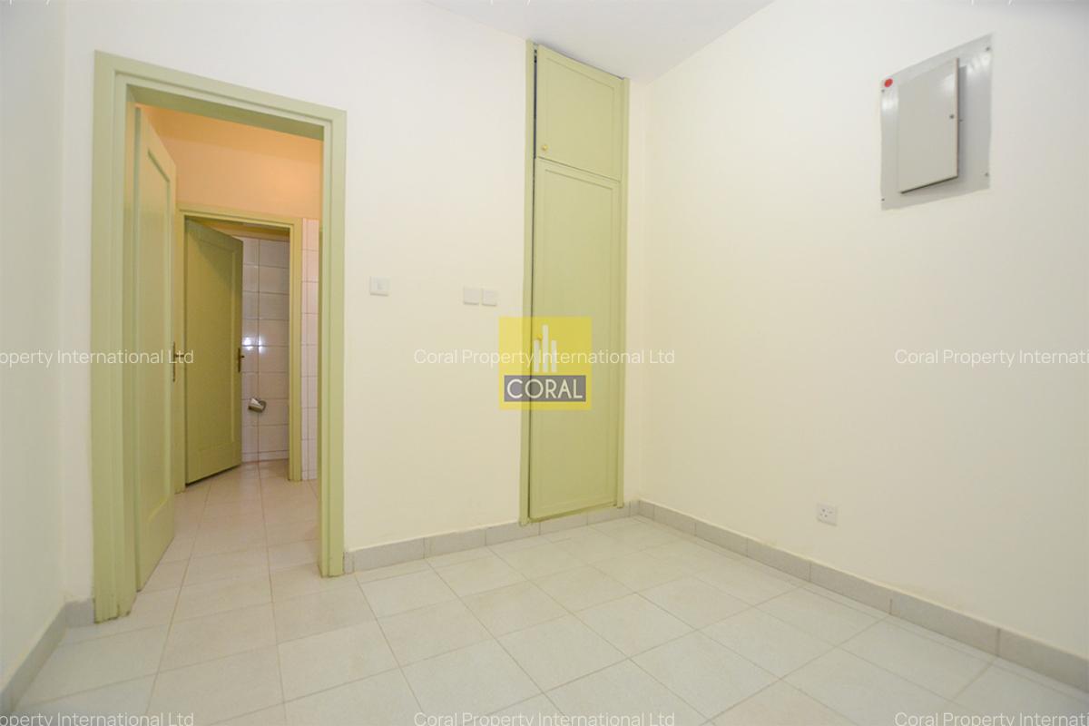 4 Bed Townhouse with En Suite in Westlands Area - 10