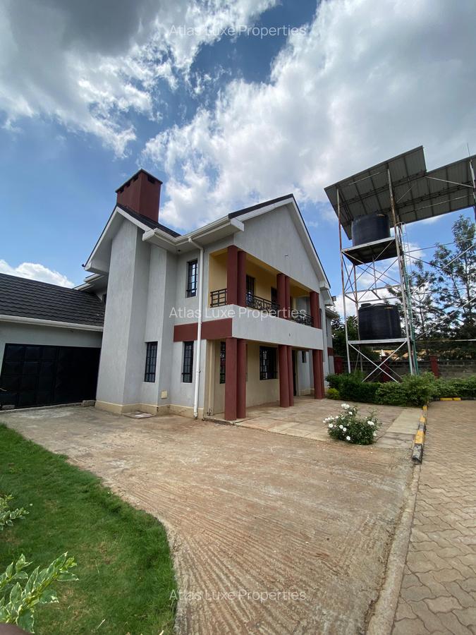 5 Bed Townhouse with En Suite in Garden Estate - 1