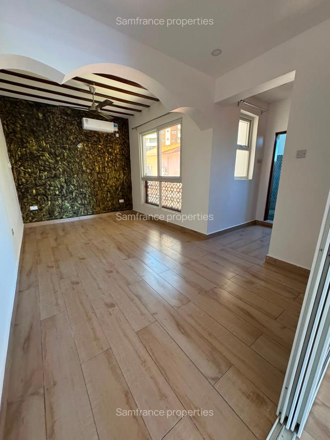 1 Bed Apartment with En Suite at 3Rd Avanue - 7