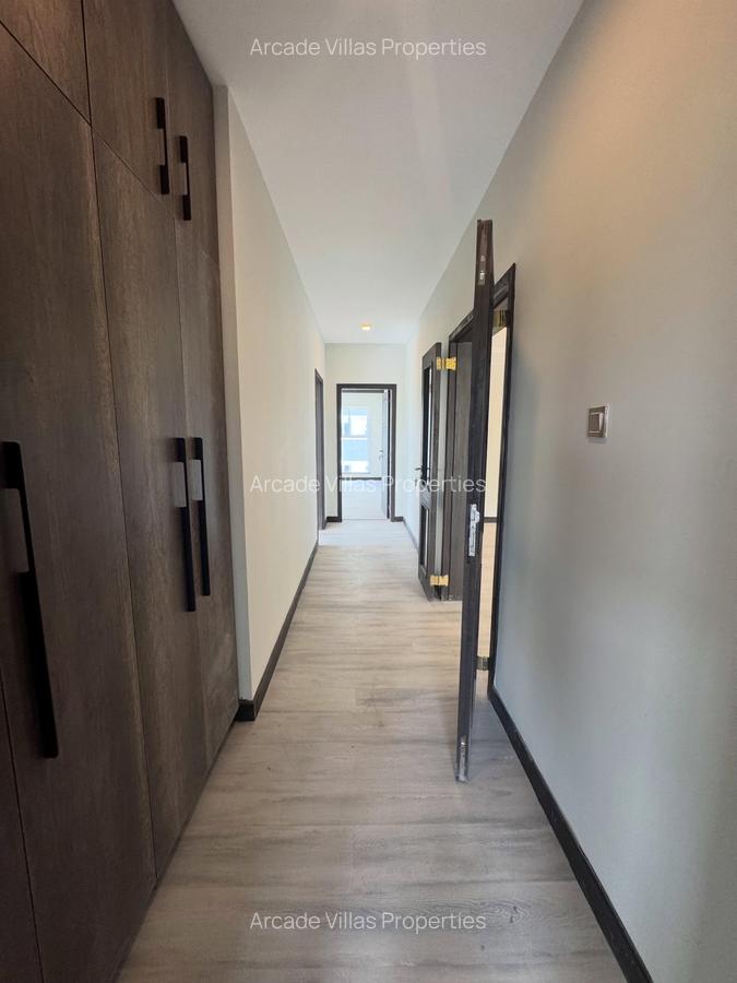 3 Bed Apartment with En Suite in Riverside - 13