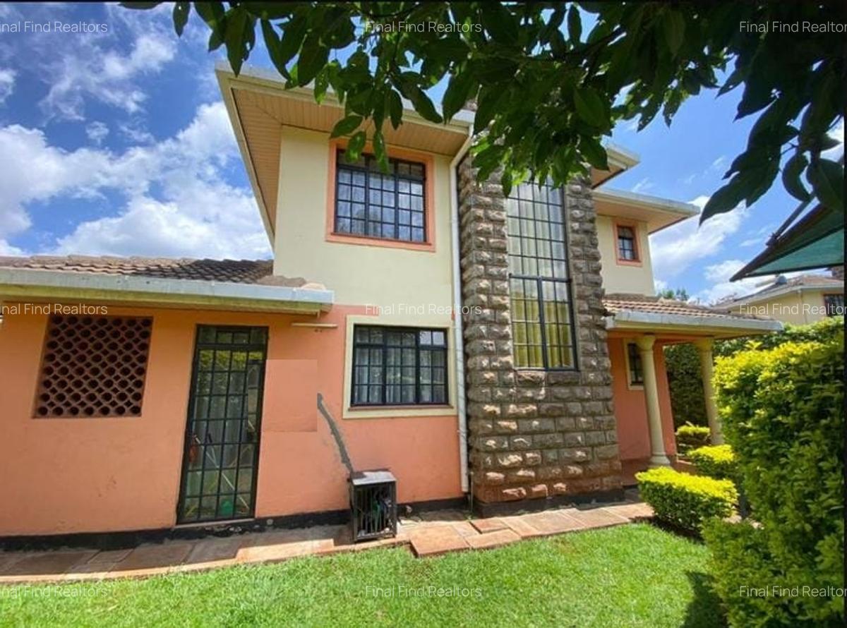 4 Bed Townhouse with En Suite in Ridgeways - 1