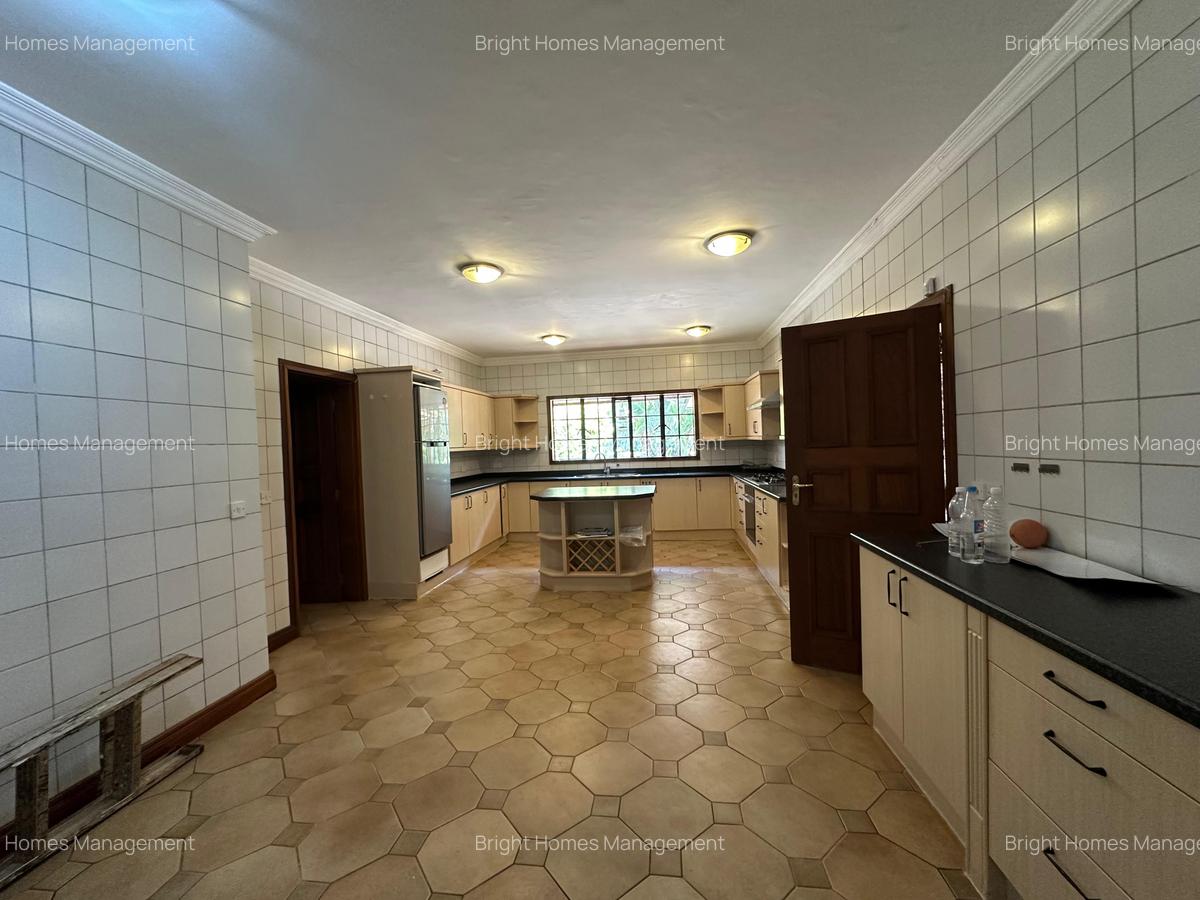 5 Bed House with En Suite in Runda - 6