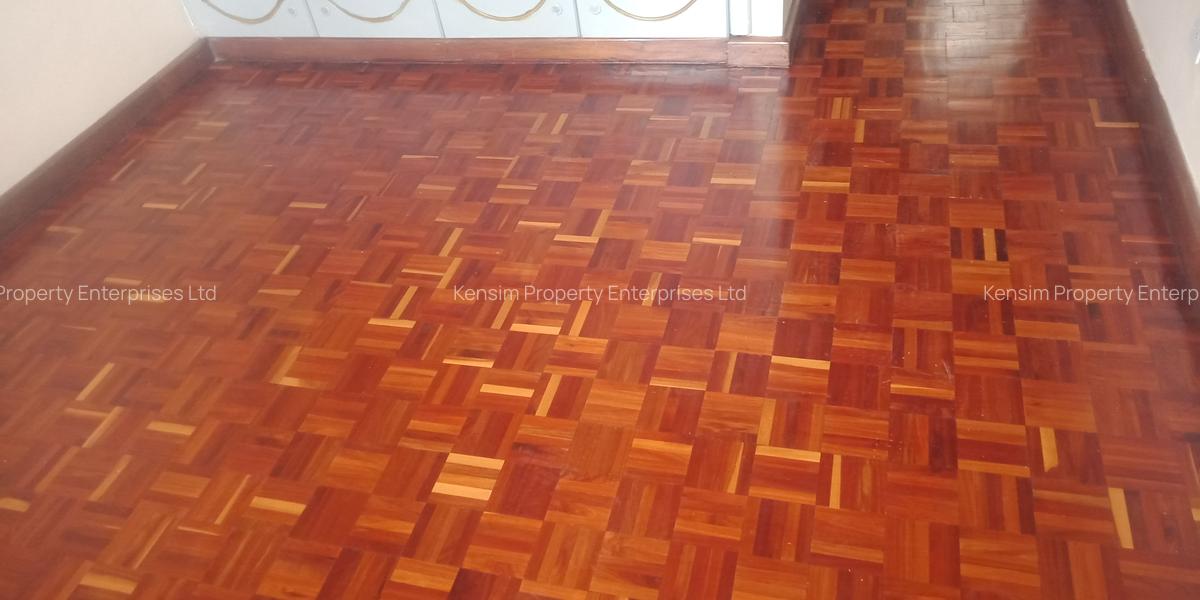 4 Bed Townhouse with En Suite in Lavington - 17