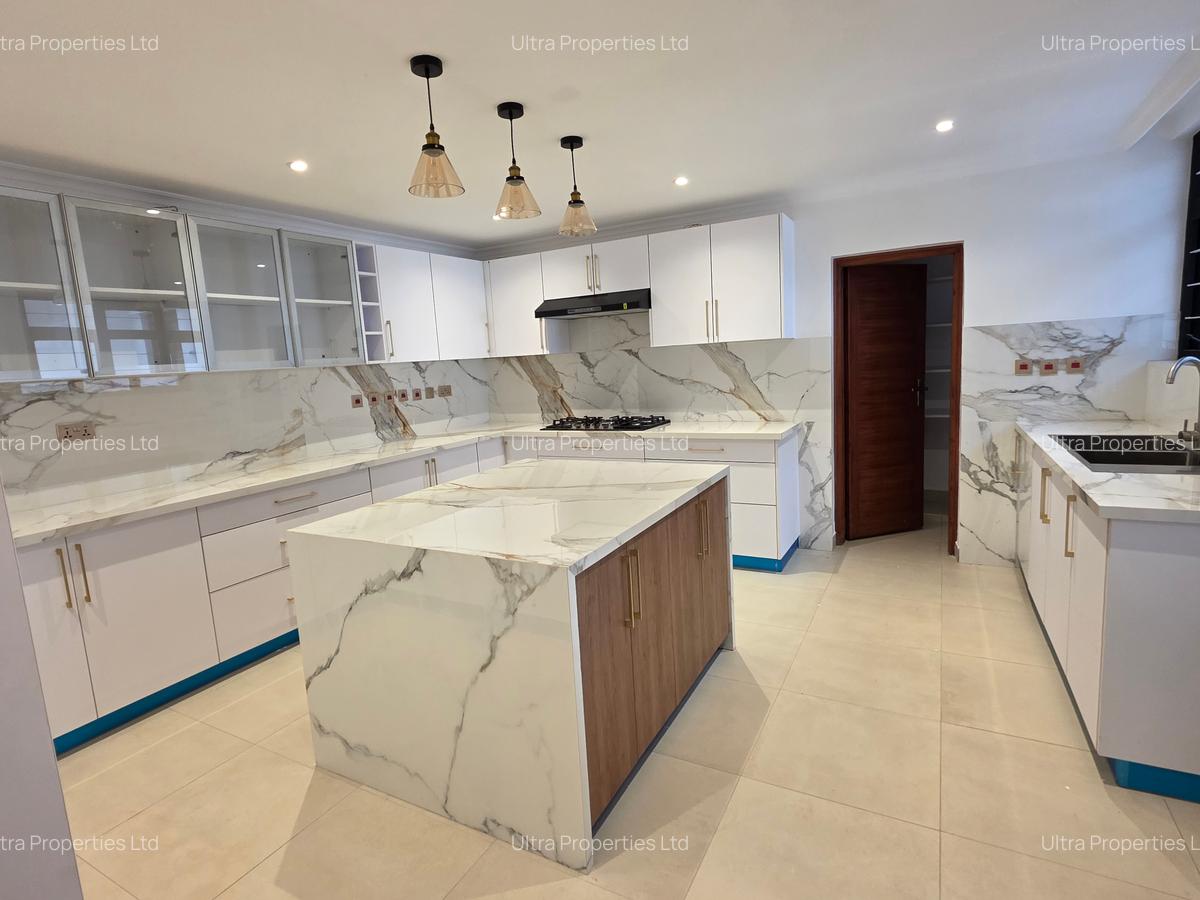 5 Bed Townhouse with En Suite in Runda - 8
