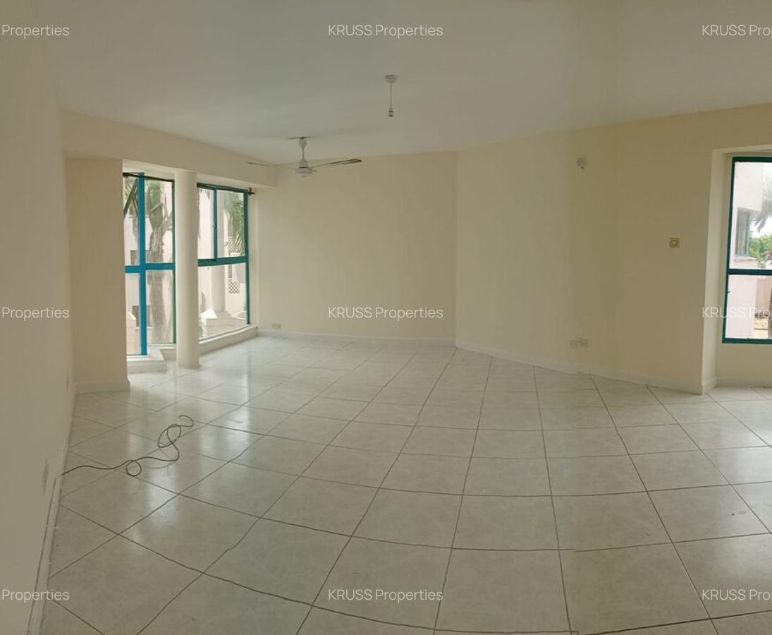 3 Bed Apartment with En Suite at As1026 - 6